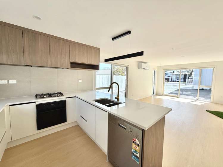 12 Edgar Pearce Place Howick_11
