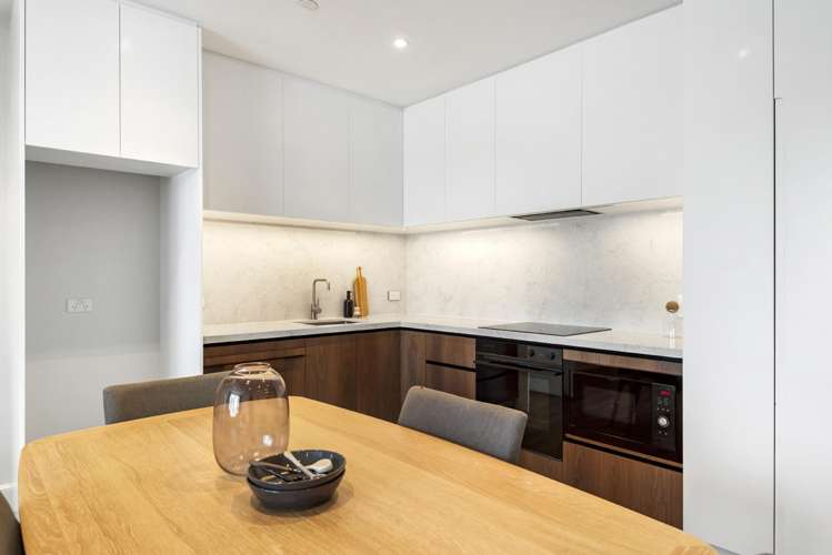 2/219 Lake Road Northcote_1