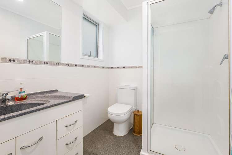 154 Kahu Road Paremata_21