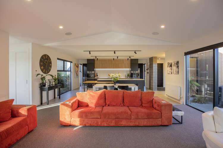 19 Longwood Drive Winton_5