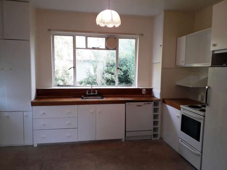 26 Sarsfield Street Southbridge_5