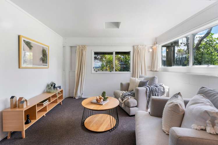 1/6 Oruamo Place Beach Haven_12