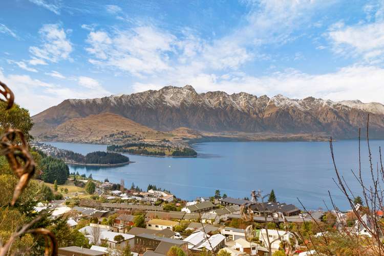 41 Greenstone Place Fernhill/Sunshine Bay_33