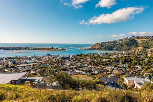 Stunning Section Overlooking Redcliffs Village