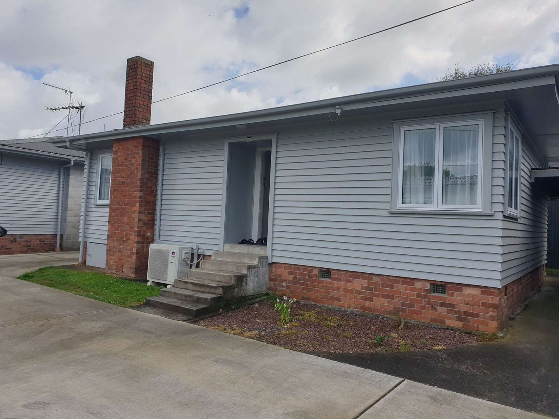 2/16 Cambridge Road Manurewa_0