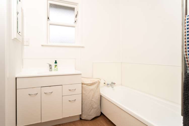 33 Beazley Avenue Paparangi_9