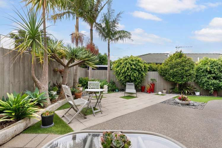 10 Chesterfield Way Orewa_2