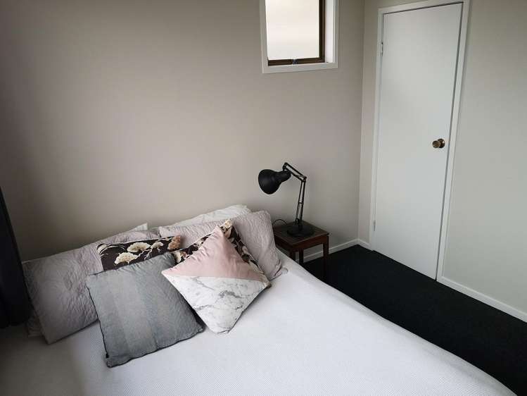 8 Aquarius Avenue Glen Eden_15