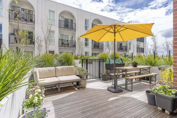 106/1817A Great North Road_1