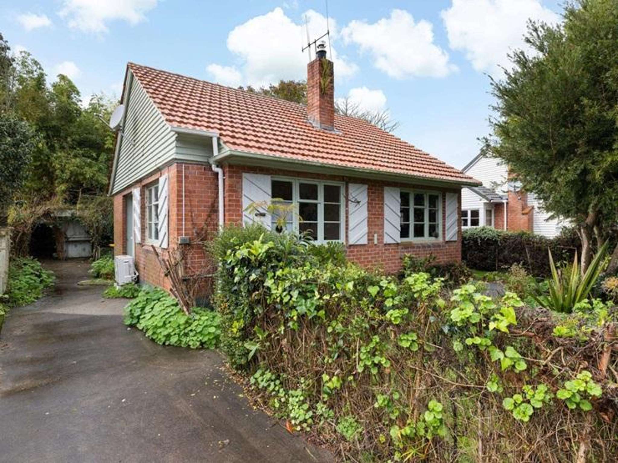 ‘Bring a hammer’: Kāinga Ora selling five run-down homes ‘as is, where is’