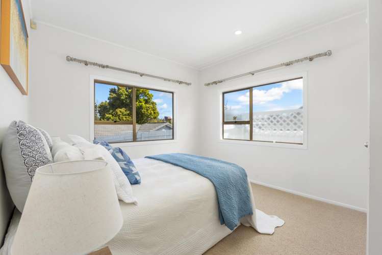 1042 Great North Road Point Chevalier_10