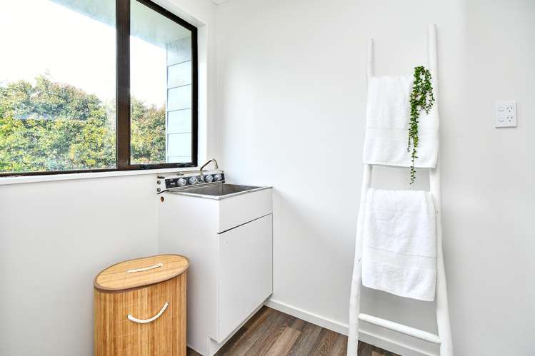 6 Leaming Place Clarks Beach_11