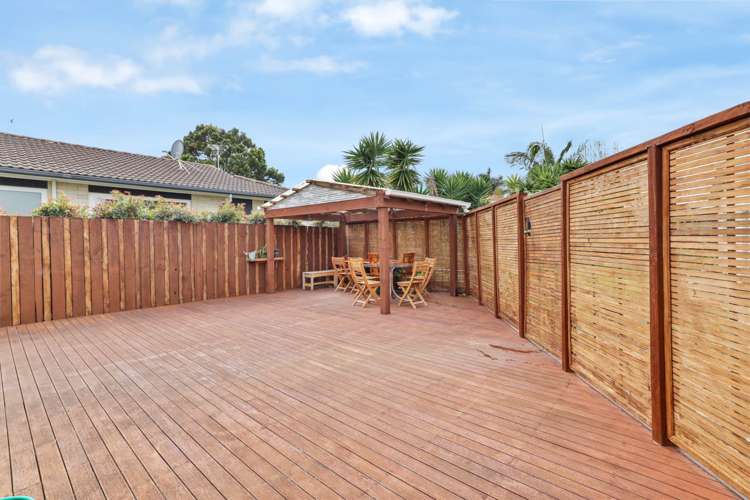 16 Booralee Avenue Botany Downs_12