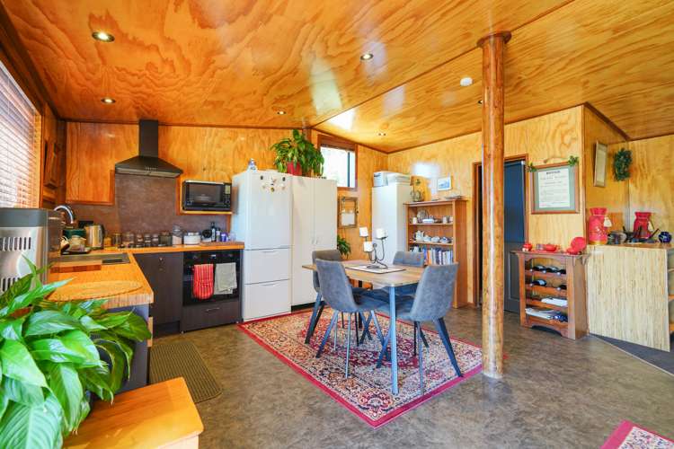 367 Oreti Road Otatara_23