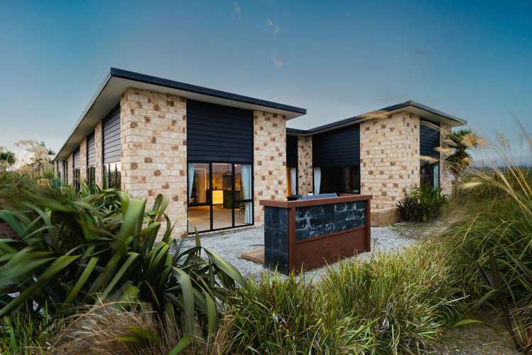 25 Tunnel Beach Road Blackhead_12