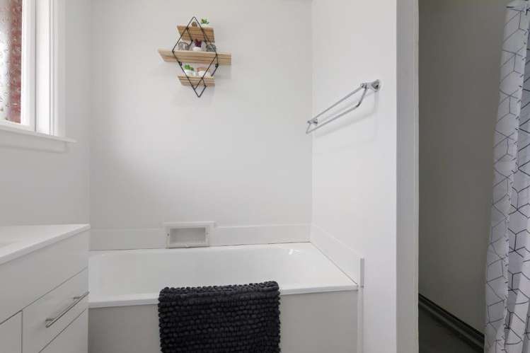 16 Adams Place Woolston_16