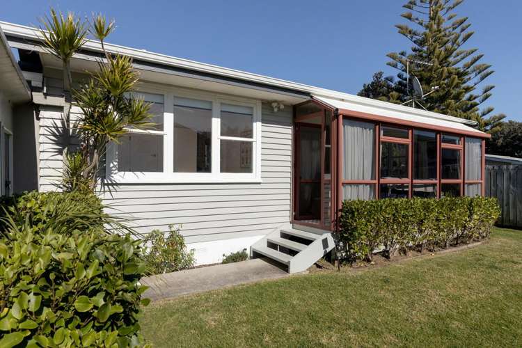 1120b Papamoa Beach Road Papamoa_1
