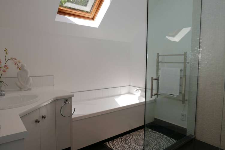 2/116 Hackthorne Road Cashmere_12