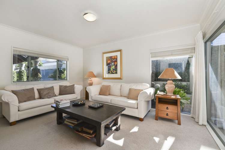 114 Vauxhall Road Narrow Neck_13