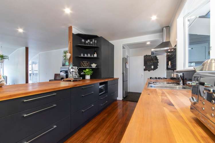 141 Woodlands Park Road Titirangi_10