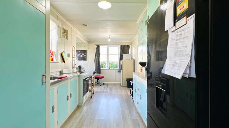 18 Takahe Street_4