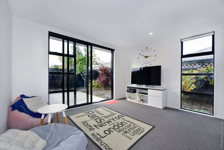 8/68 Barbour Street Waltham_7