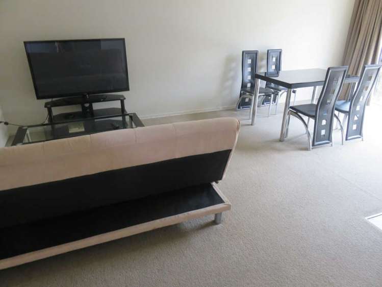 3/102 Old Farm Road Hamilton East_3