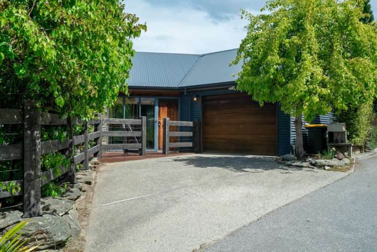 8 Goldleaf Hill Queenstown_22