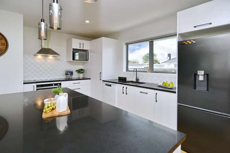 25 Dunstan Crescent Hornby_6