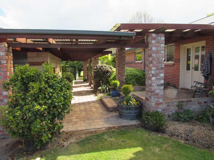 218 Racecourse Road Allenton_13