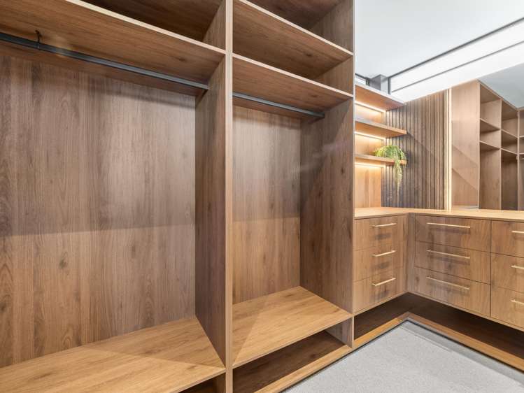 25 Bridgewater Quay Lake Hood_16