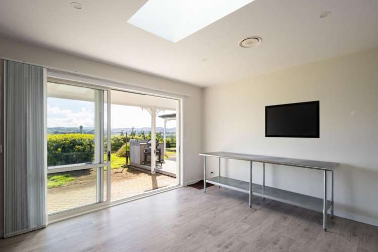 300 Grove Road 11387_13