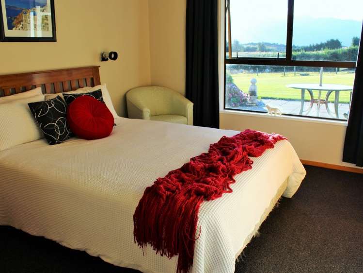 140 Sinclair Road Te Anau_13