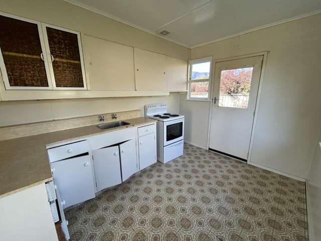 2/12 Cornwall Place 10816_2