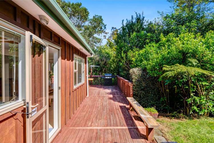6 Chenery Road Red Beach_18