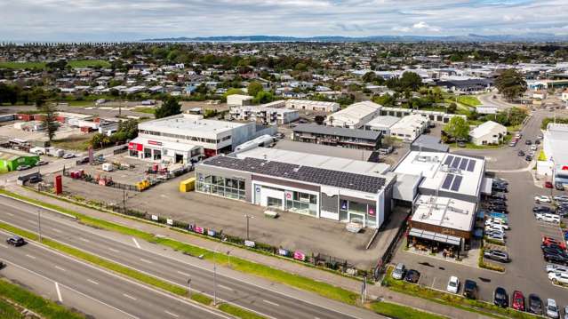 High profile Large Format Retail