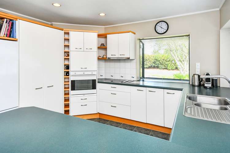 91 Rushgreen Avenue Pahurehure_12