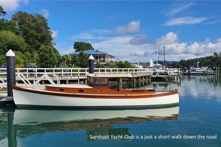 1080 Sandspit Road Sandspit_27