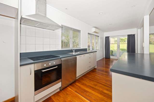 17 Vandeleur Avenue Birkdale_3