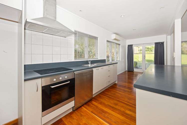 17 Vandeleur Avenue Birkdale_3