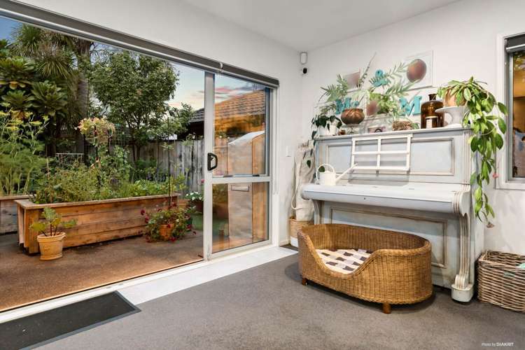 42 Flintridge Drive Flat Bush_7