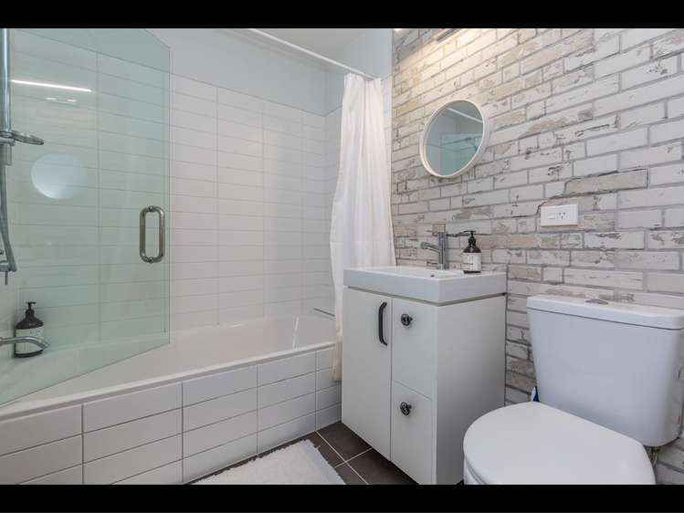 B106/525 East Coast Road Browns Bay_3