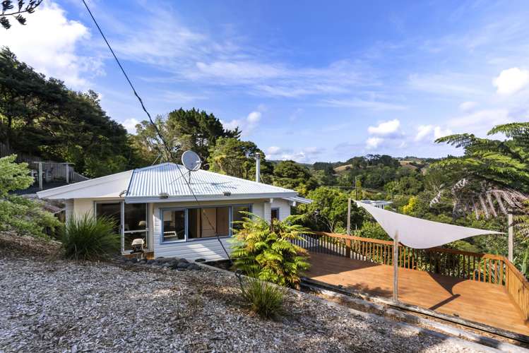 105 Waitakere Road Waitakere_22