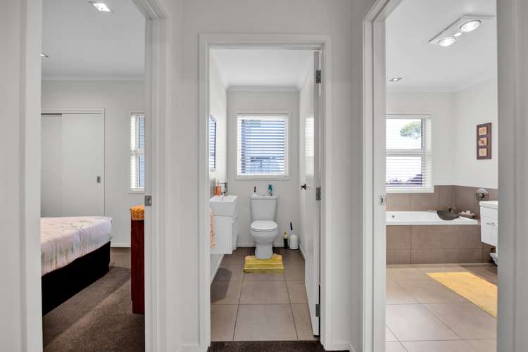 27 Montague Grove Stratford_16