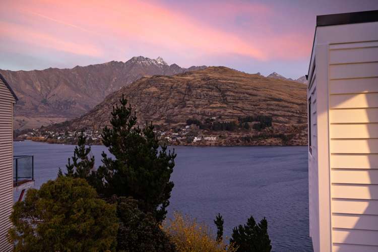 22 Golden Terrace Queenstown_22