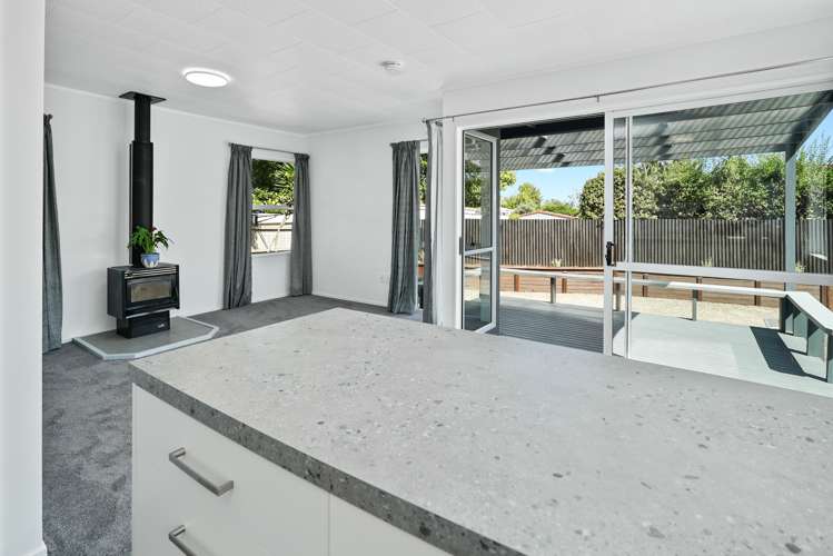 2/12 Matangi Street Stoke_5