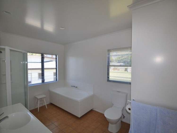 110 The Yardarm Pauanui_15