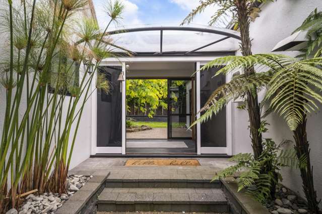 Chic Contemporary, Entertainers Haven