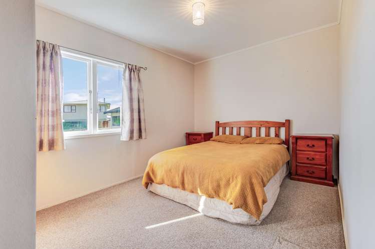 4 Howard Road Taradale_13