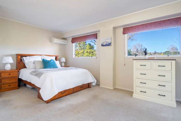 29 Colmar Road Mellons Bay_11